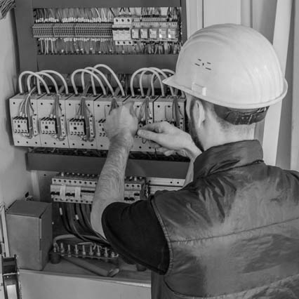 Sähköasennus ja -asentaja